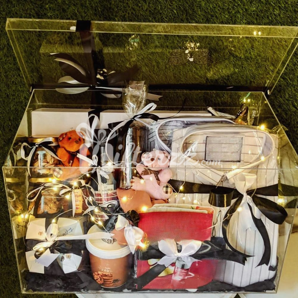 Festive Delight Gift Box