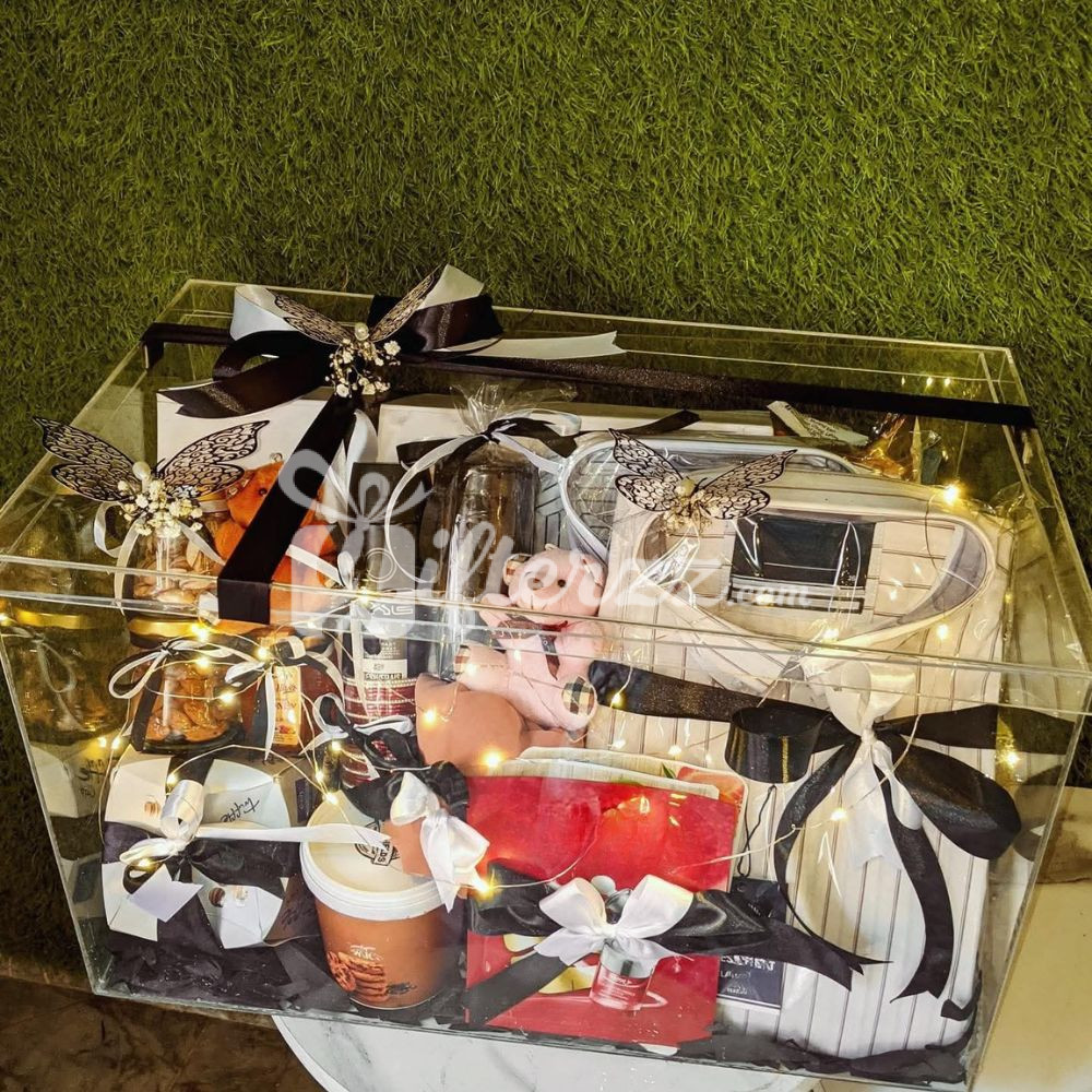 Festive Delight Gift Box